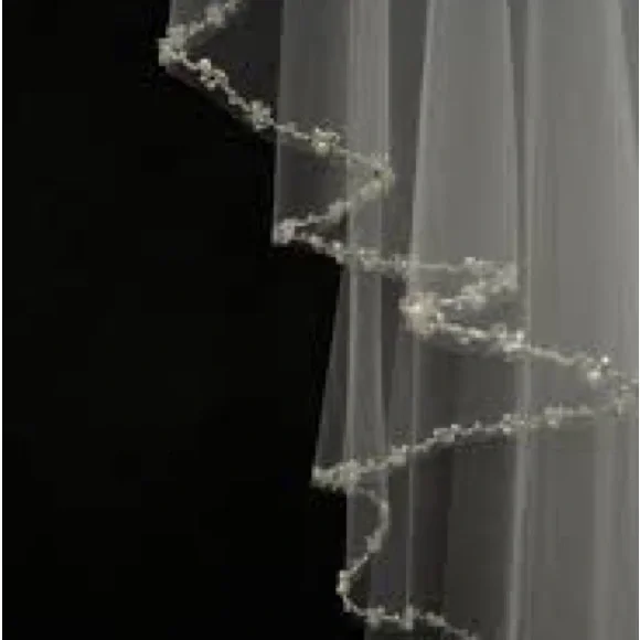 Allure Bridals Wedding gown - Picture 10 of 13